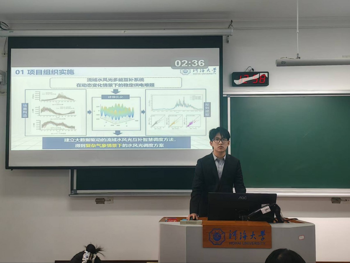    52书库
顺利完成2025年大学生创新创业训练计划项目中期检查工作