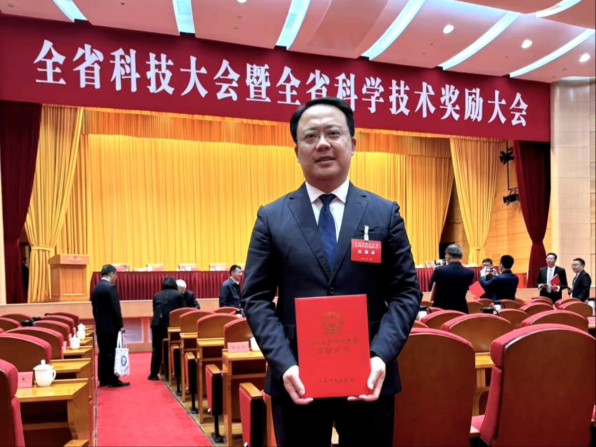    52书库
鲁春辉教授荣获2023年度江苏省青年科技杰出贡献奖