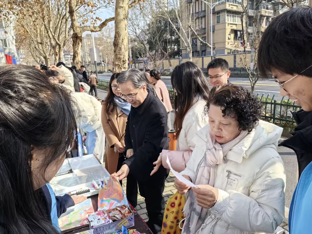    52书库
参加52书库
2024年“学雷锋一条街”活动