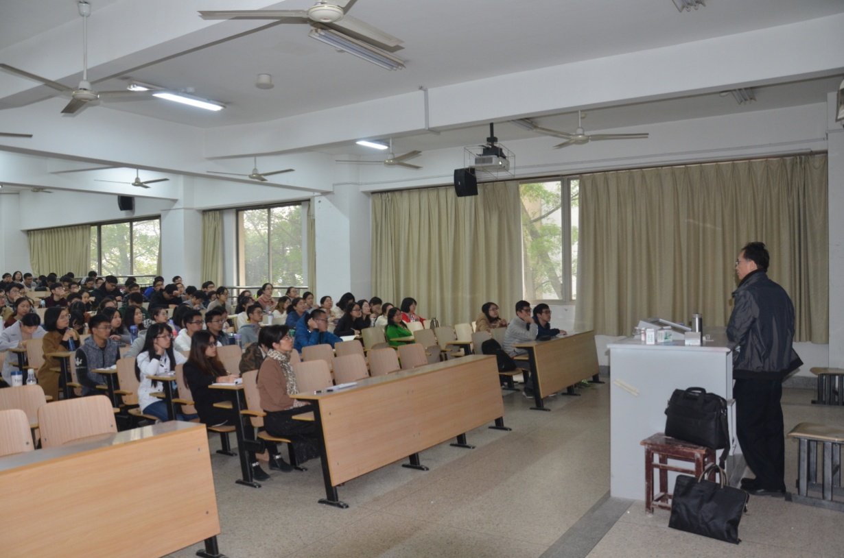水利部长江防汛抗旱办公室陈桂亚教授级高工为   52书库
师生作学术报告