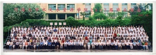 2007届52书库
水文院本科生毕业留念
