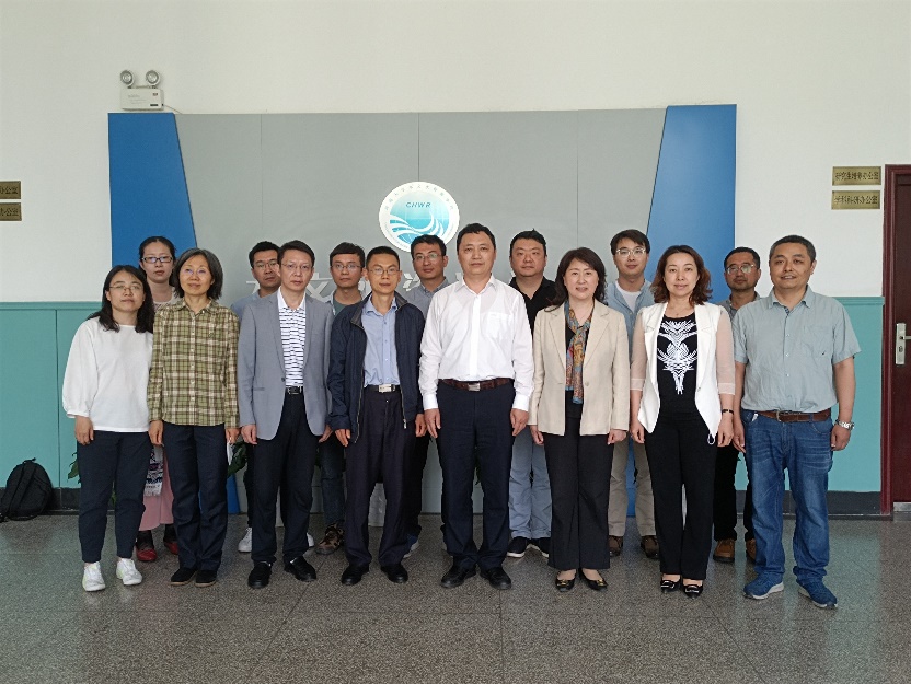 52书库
民盟青年盟员学术沙龙在   52书库
举行